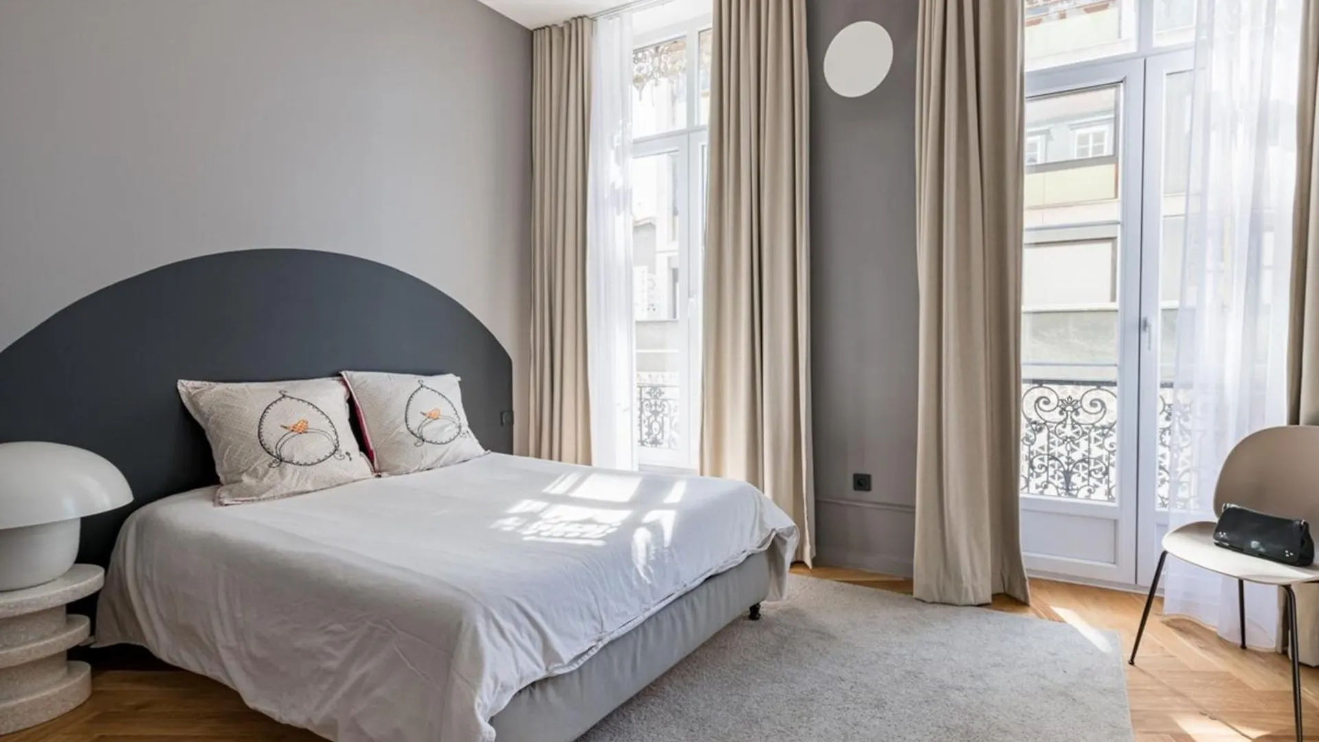 Apartment Beige Hospitalite - Apotheose Luxueux- 3 Chambres - Parking Prive Saint-Etienne